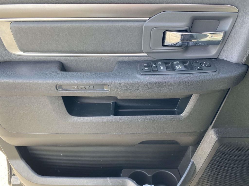 2024 RAM 1500 Classic SLT Quad Cab 4x2 6'4" Box