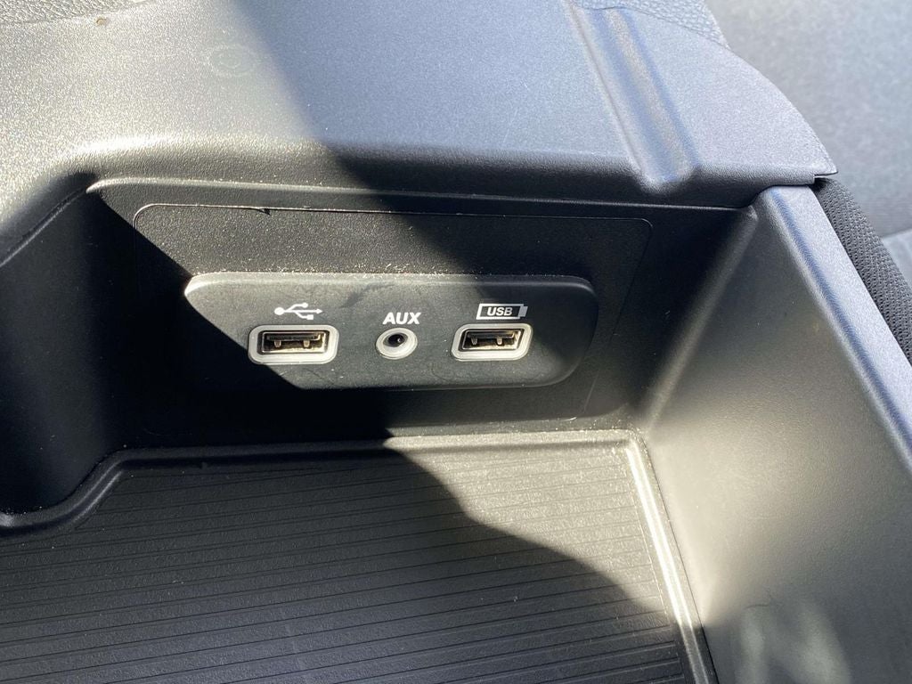 2024 RAM 1500 Classic SLT Quad Cab 4x2 6'4" Box