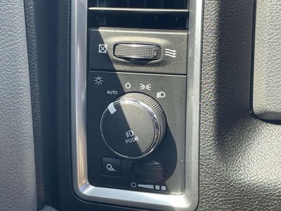 2019 RAM 1500 Classic Big Horn Crew Cab 4x4 5'7" Box