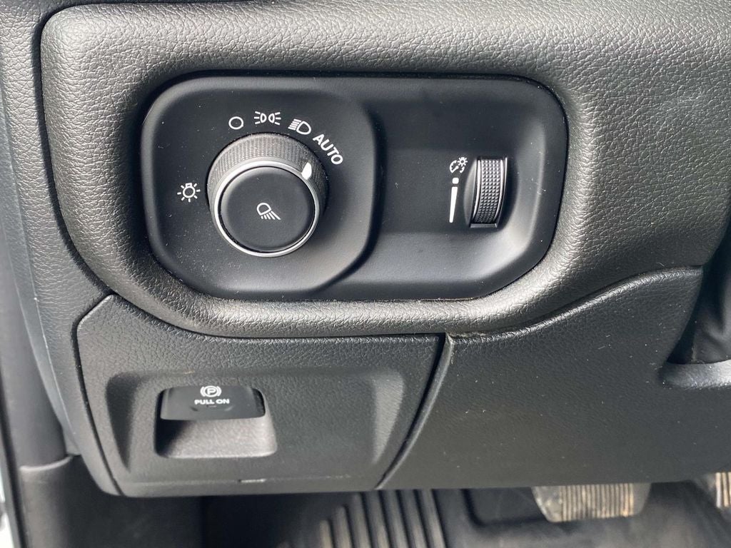 2024 RAM 1500 Big Horn Crew Cab 4x4 5'7" Box
