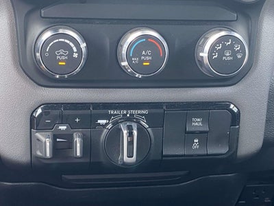 2024 RAM 1500 Big Horn Crew Cab 4x4 5'7" Box