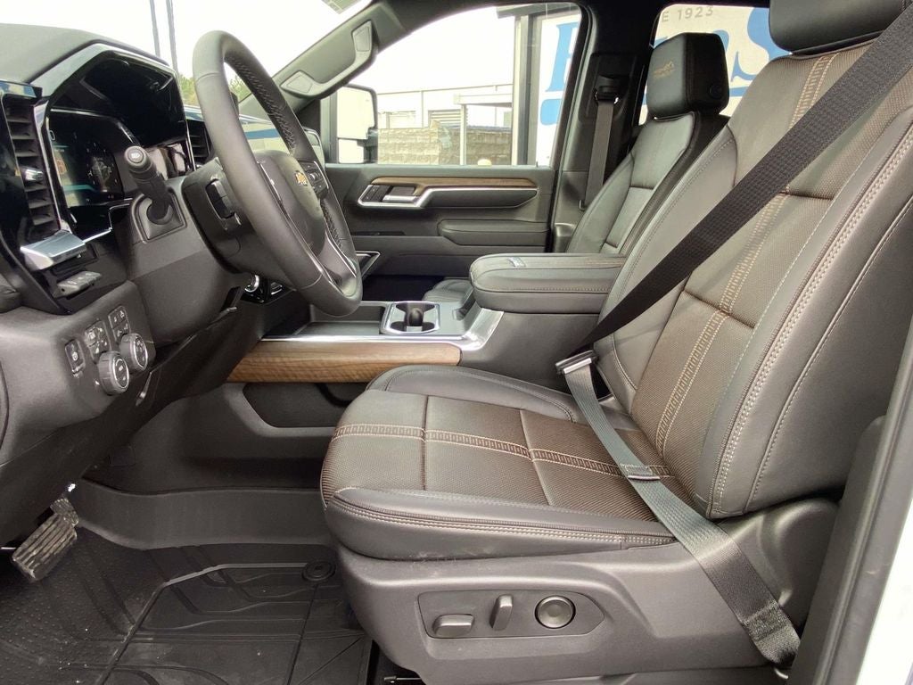 2026 Chevrolet Silverado 3500 HD High Country DRW