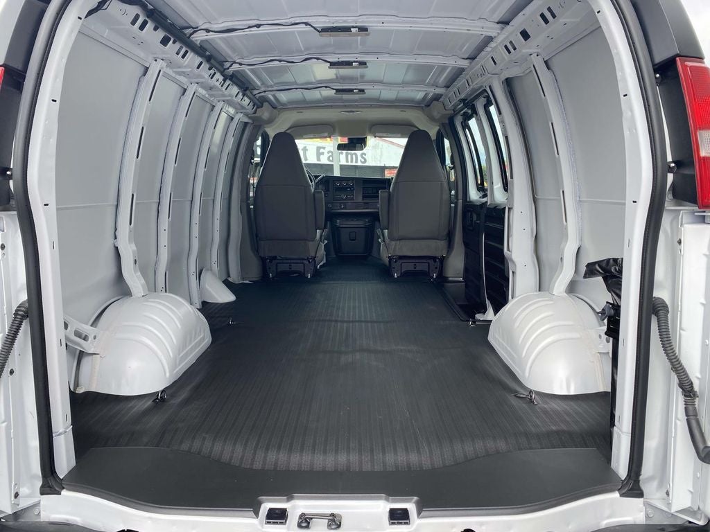 2026 Chevrolet Express Cargo 1WT
