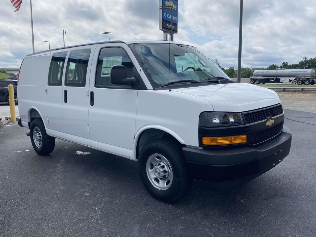 2026 Chevrolet Express Cargo 1WT