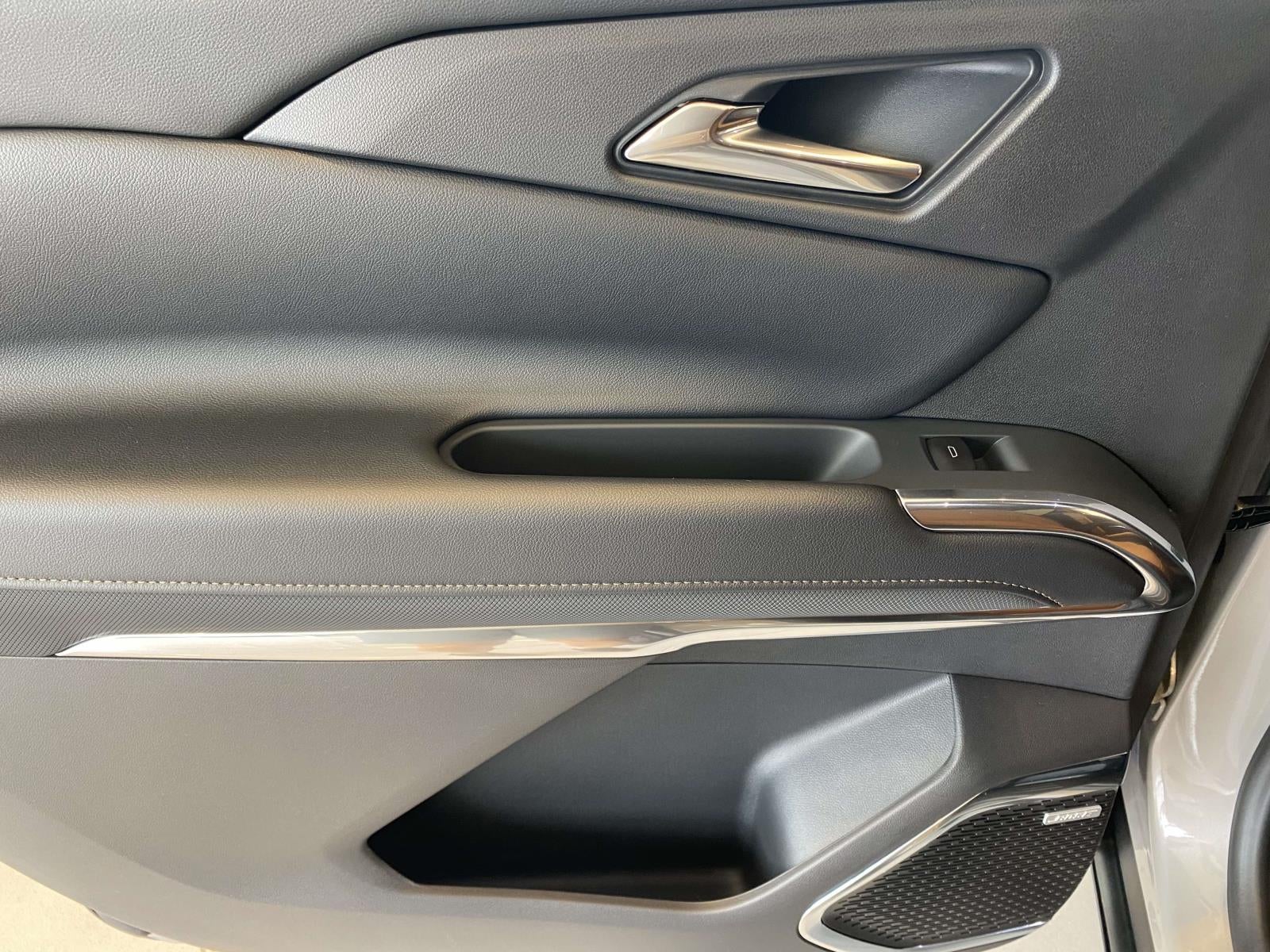 2027 Chevrolet Traverse Z71 - Photo 14