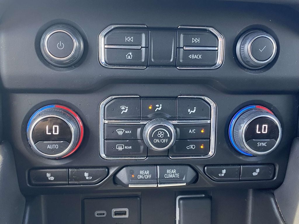 2024 Chevrolet Suburban LT