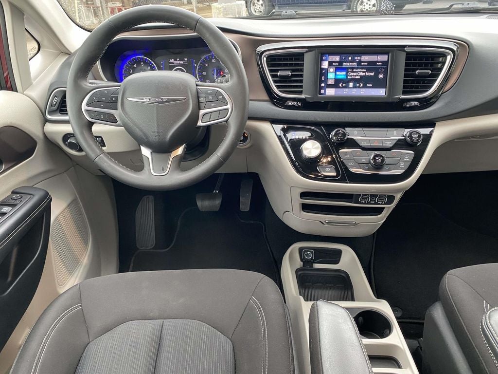 2023 Chrysler Voyager LX