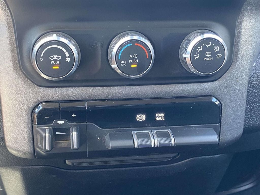 2020 RAM 2500 Big Horn Crew Cab 4x4 6'4" Box