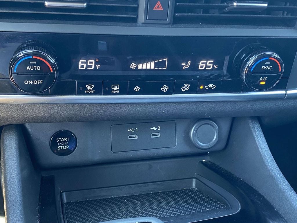 2025 Nissan Rogue SV