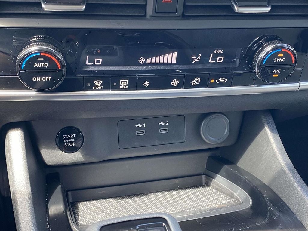 2025 Nissan Rogue SV