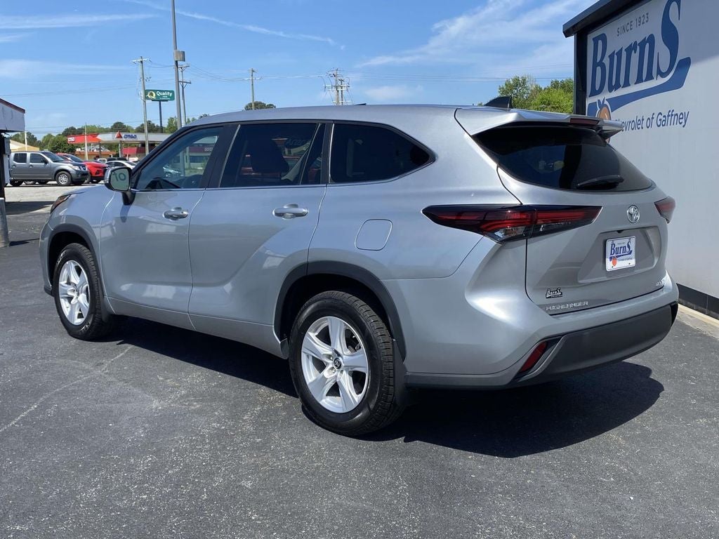 2024 Toyota Highlander LE