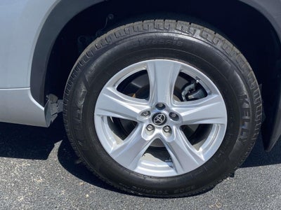 2024 Toyota Highlander LE