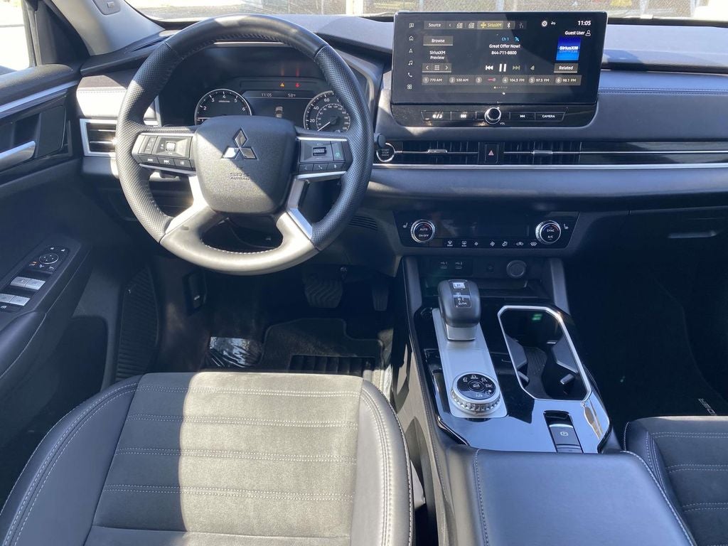 2025 Mitsubishi Outlander SE