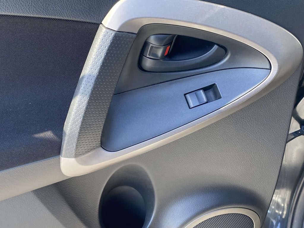 2007 Toyota RAV4 Sport