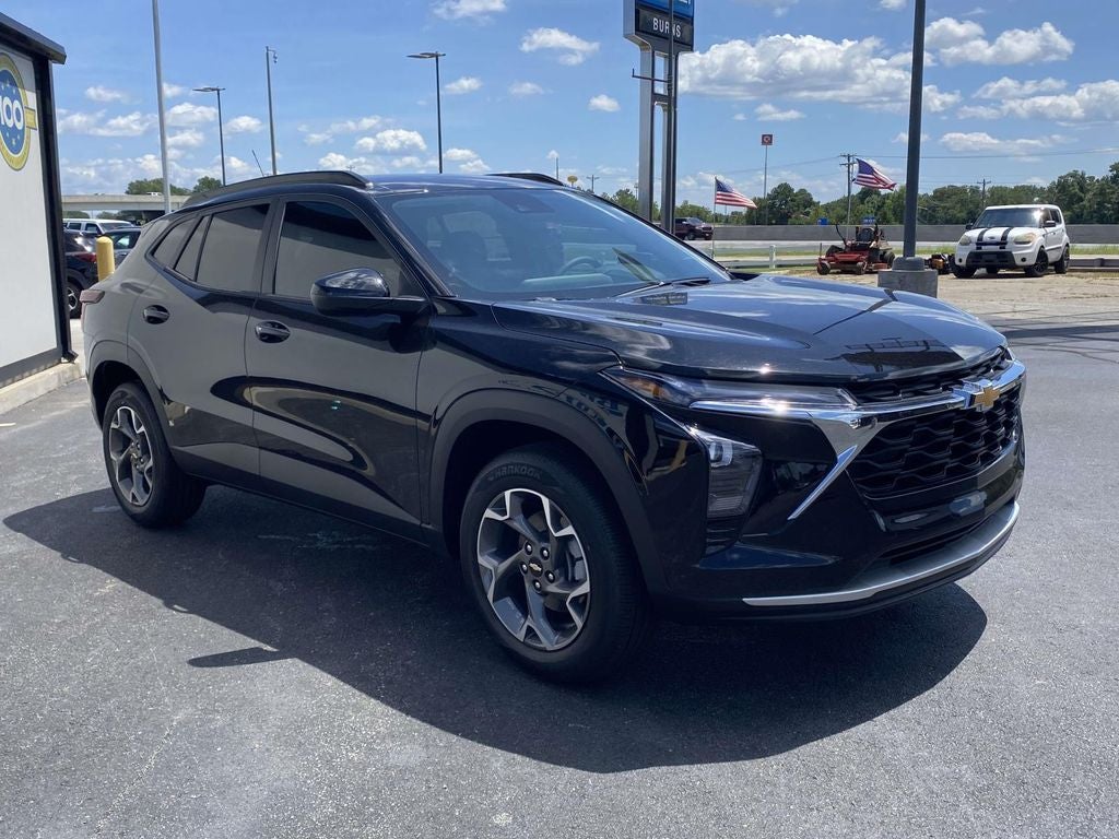 2026 Chevrolet Trax LT - Photo 5