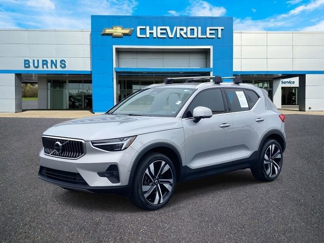 2023 Volvo XC40 B5 Ultimate Bright Theme