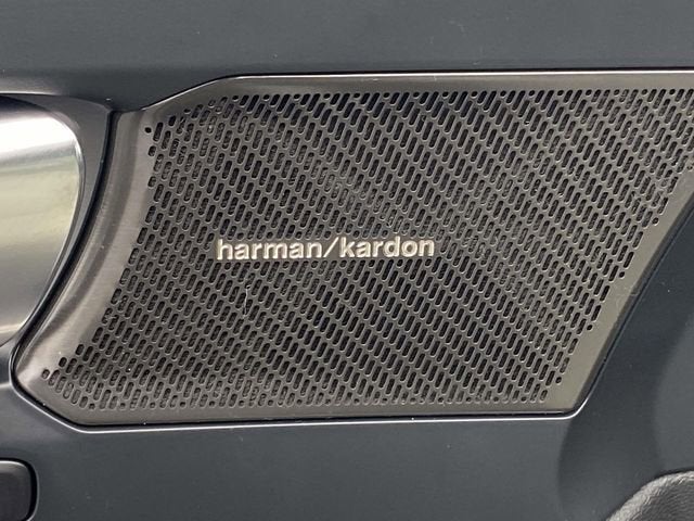 2023 Volvo XC40 B5 Ultimate Bright Theme