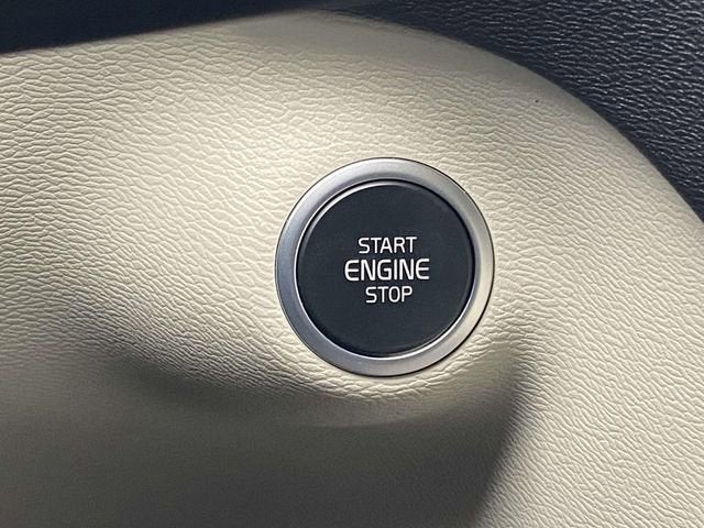 2023 Volvo XC40 B5 Ultimate Bright Theme