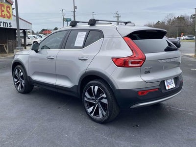 2023 Volvo XC40 B5 Ultimate Bright Theme