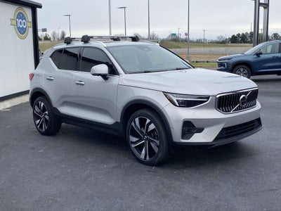 2023 Volvo XC40 B5 Ultimate Bright Theme