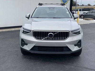 2023 Volvo XC40 B5 Ultimate Bright Theme
